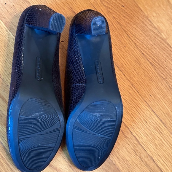 Black Crock-textured Heel - Picture 5 of 6